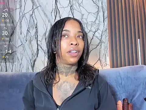 Snapshot of Pauline_Fox chatting on February 12, 2026, 2:28 am Pauline Fox online show from February 12, 2026, 2:28 am