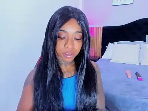 Snapshot of Pauline_Fox chatting on March 2, 2026, 2:25 am Pauline Fox online show from March 2, 2026, 2:25 am