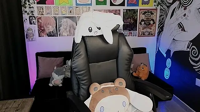 Yuhwan  online show from September 8, 2025, 11:15 pm