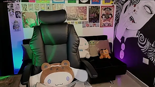 Yuhwan  online show from September 26, 2025, 11:09 pm