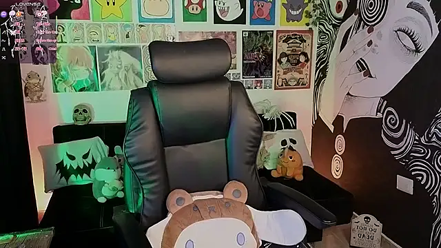 Yuhwan  online show from October 27, 2025, 11:09 pm