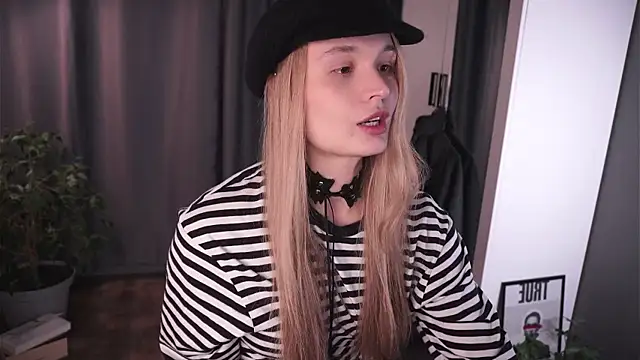 lisa schiele online show from November 5, 2025, 8:20 pm