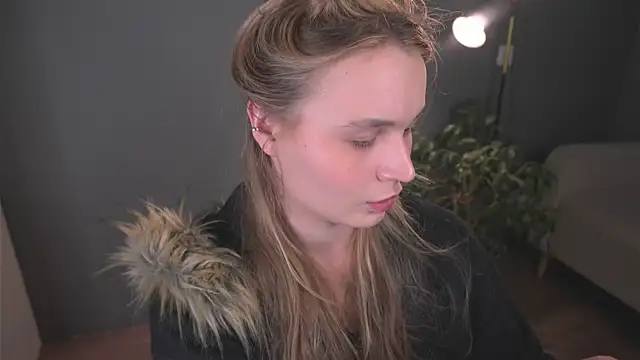 lisa schiele online show from January 5, 2026, 8:12 pm