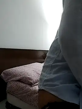 alicepavia22 online show from November 11, 2025, 5:02 pm