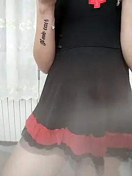 alicepavia22 online show from March 25, 2026, 6:03 pm