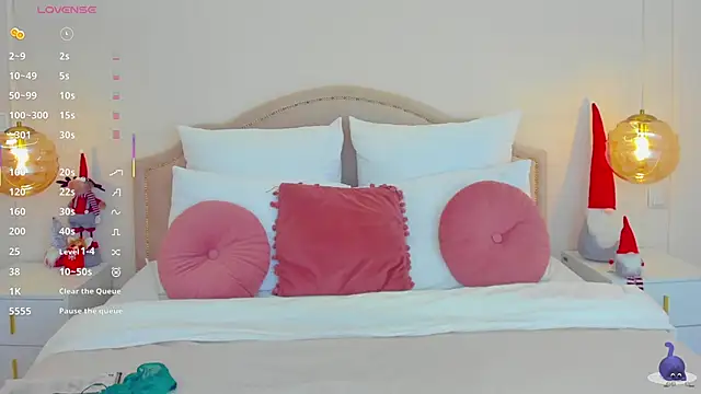 ElzaJons online show from December 14, 2025, 6:19 am