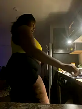 BlueMoney100 online show from November 18, 2025, 10:47 pm