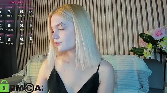 Snapshot of Carrie_Foster chatting on October 3, 2025, 5:10 pm Carrie Foster online show from October 3, 2025, 5:10 pm