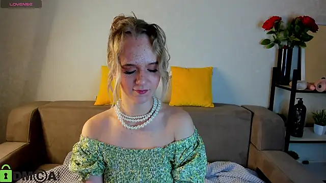 Snapshot of Casey_Sweeet chatting on October 6, 2025, 1:14 am Casey Sweeet online show from October 6, 2025, 1:14 am