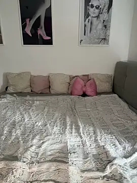  Lilly angel online show from April 25, 2026, 1:41 pm