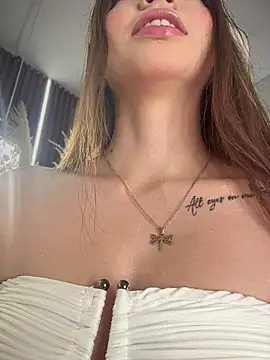 Anita-vega online show from November 6, 2025, 8:10 pm