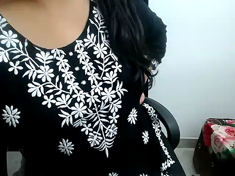 Roshi Love online show from June 15, 2026, 7:49 pm