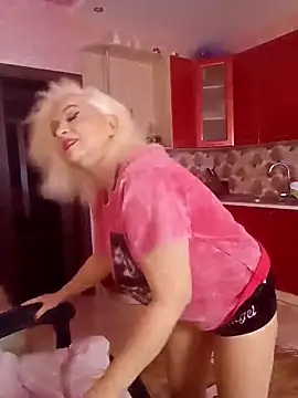 SquirtMilf00 online show from October 18, 2025, 1:41 am