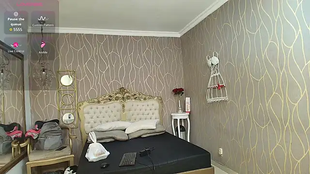 katybrownss online show from October 20, 2025, 8:20 pm