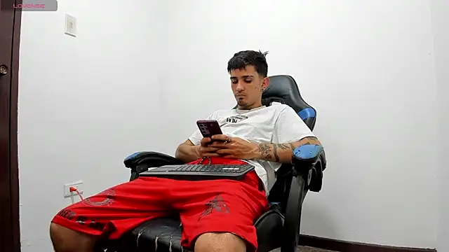 nextboywell1 online show from February 26, 2026, 7:13 pm