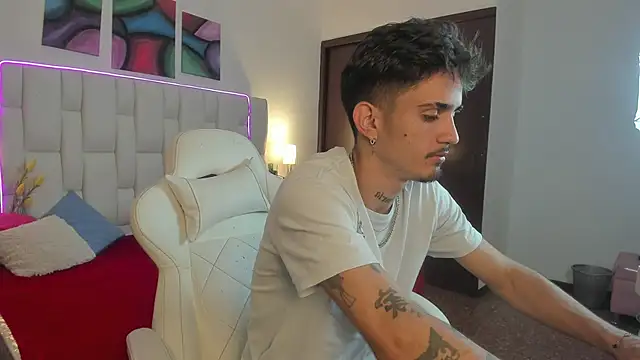 nextboywell1 online show from April 10, 2026, 3:01 am