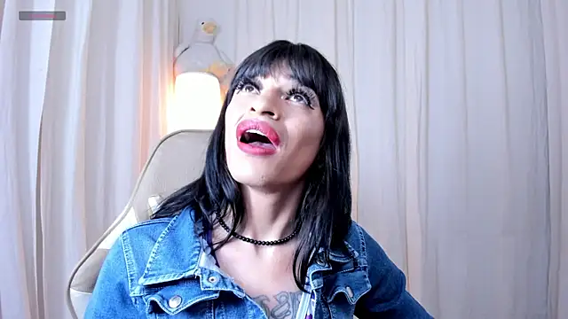 Snapshot of Alanakimura_ chatting on December 3, 2025, 8:29 pm Alanakimura online show from December 3, 2025, 8:29 pm