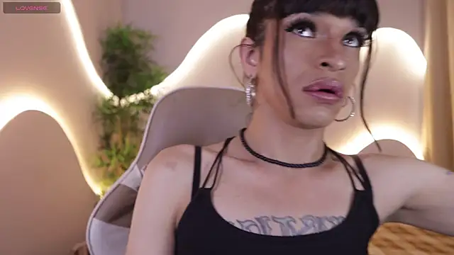 Snapshot of Alanakimura_ chatting on December 20, 2025, 9:00 pm Alanakimura online show from December 20, 2025, 9:00 pm