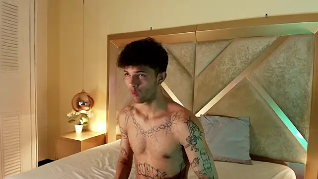 Enzo Hunter online show from October 10, 2025, 4:33 am