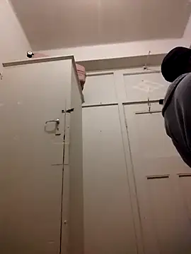 AcetousAbb online show from November 15, 2025, 9:43 pm