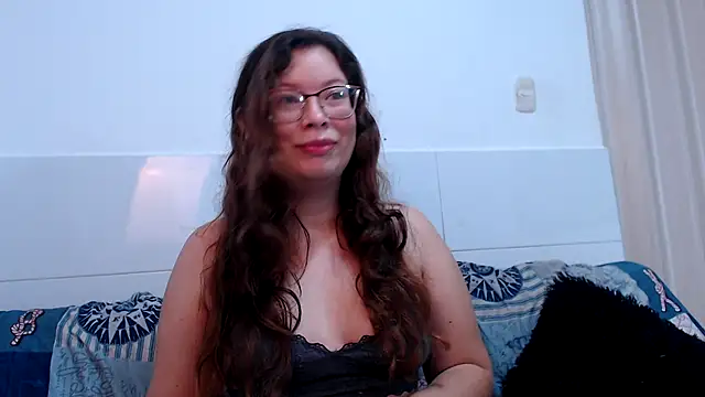 zoewhite2 online show from December 1, 2025, 2:11 pm