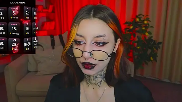 Snapshot of Mistress__Marcelline chatting on April 21, 2026, 1:42 am Mistress Marcelline online show from April 21, 2026, 1:42 am