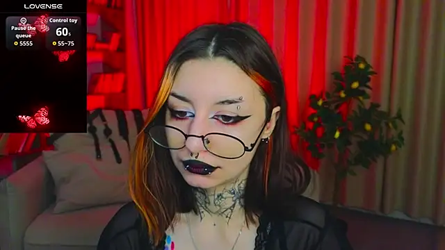 Snapshot of Mistress__Marcelline chatting on April 22, 2026, 1:30 am Mistress Marcelline online show from April 22, 2026, 1:30 am