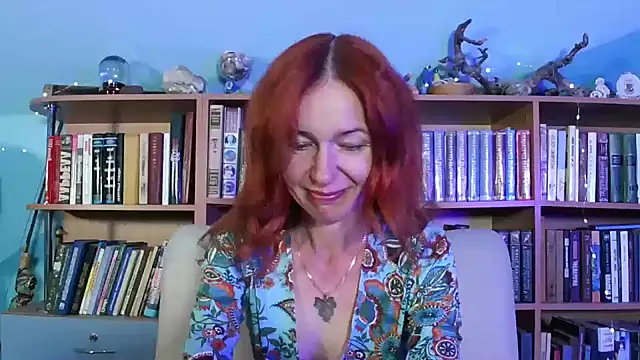 Foxilady357 online show from June 19, 2026, 1:37 pm