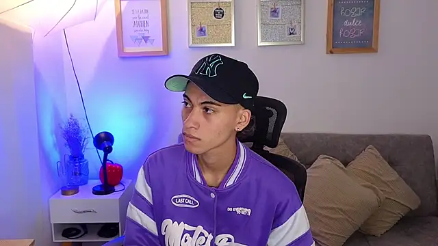 yulian vasquez online show from November 10, 2025, 12:26 pm