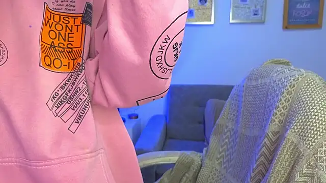 yulian vasquez online show from December 3, 2025, 12:25 pm