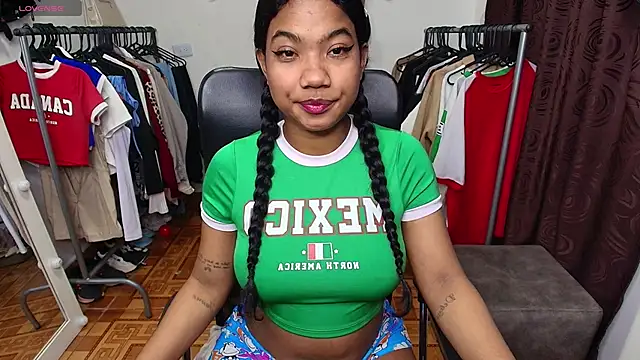 sharlottxl online show from February 13, 2026, 8:43 am