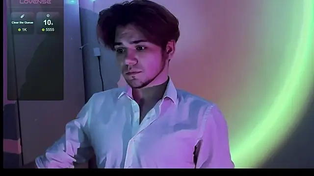 Snapshot of 1RobertTT chatting on October 9, 2025, 8:51 pm 1RobertTT online show from October 9, 2025, 8:51 pm