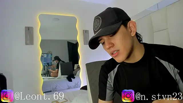 LoganTwink18 online show from April 7, 2026, 1:33 pm