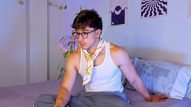 LatinReall online show from September 12, 2025, 11:15 pm