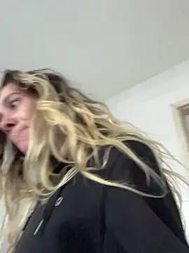 blond-96 online show from December 3, 2025, 10:02 am