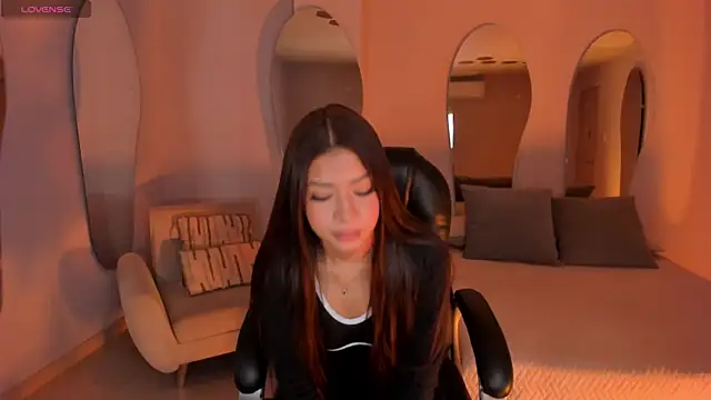 SophieHouston  online show from July 3, 2026, 3:13 am