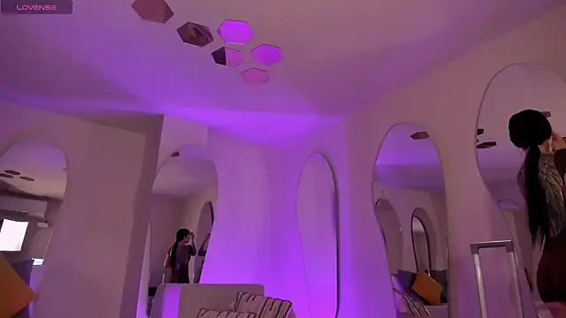 MilaLawrence online show from December 2, 2025, 11:48 am