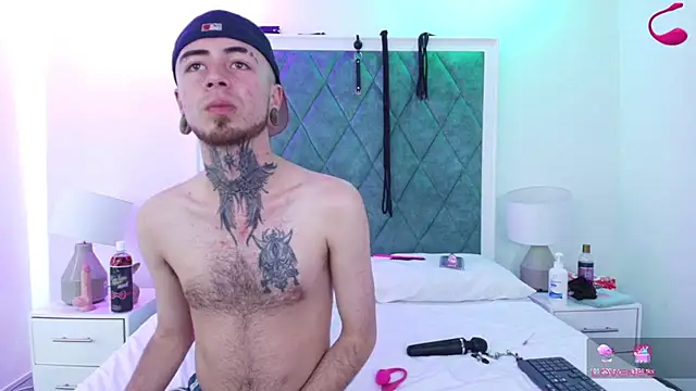 Asha zuri and adam online show from December 5, 2025, 12:47 pm