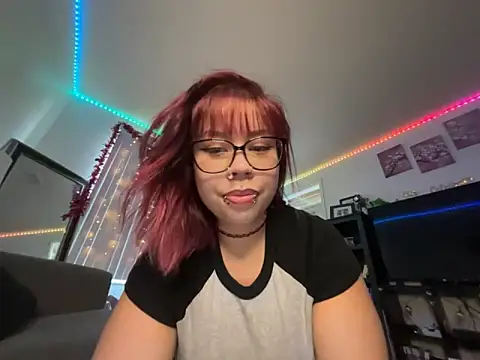 Snapshot of moan4mona chatting on February 8, 2026, 10:46 pm moan4mona online show from February 8, 2026, 10:46 pm