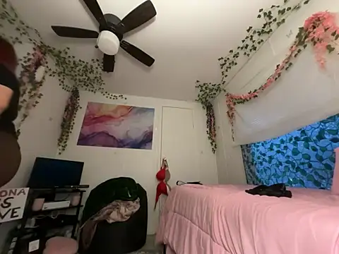 moan4mona online show from April 18, 2026, 1:53 am