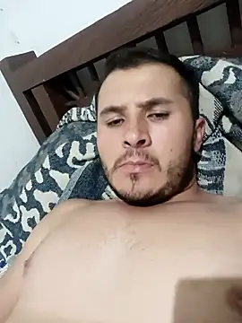 Snapshot of santiii___12 chatting on November 17, 2025, 5:02 am santiii 12 online show from November 17, 2025, 5:02 am