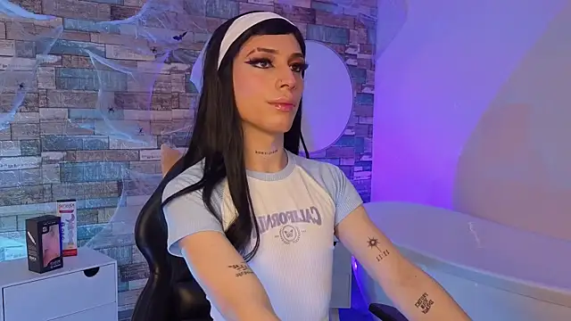 boyfox tay online show from November 26, 2025, 4:35 am