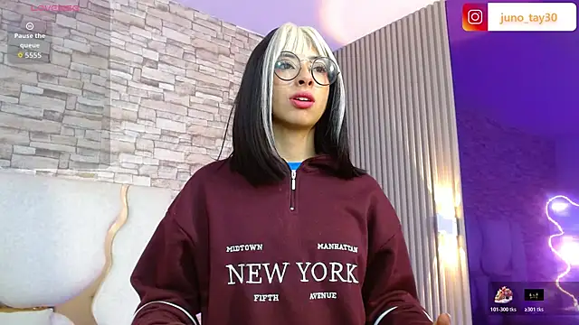 juno tay online show from October 25, 2025, 11:51 am