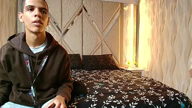 Hotcouple 222 online show from September 16, 2025, 7:20 am