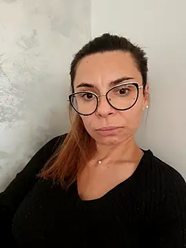 Snapshot of Victoria_Vergara chatting on September 27, 2025, 3:28 pm Victoria Vergara online show from September 27, 2025, 3:28 pm