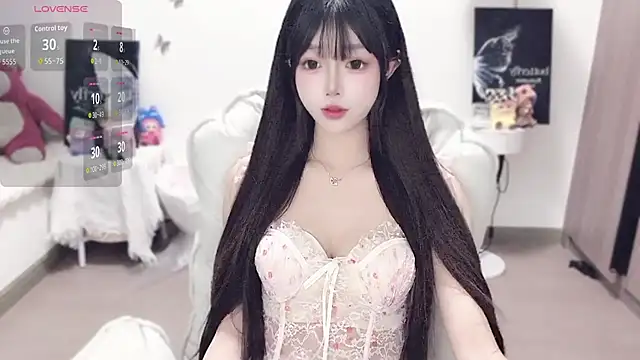 -EEBABY online show from September 24, 2025, 2:31 pm