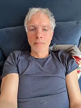 SexyLeon8 online show from April 11, 2026, 9:57 am