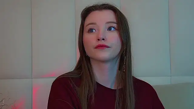 KeiraAsti online show from February 3, 2026, 2:53 am