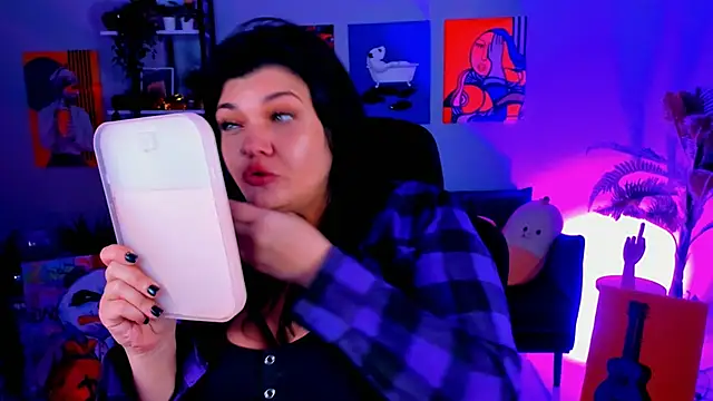 Snapshot of MaryHarrys chatting on October 24, 2025, 8:27 pm MaryHarrys online show from October 24, 2025, 8:27 pm