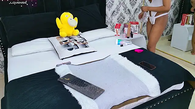 Becca Grims online show from November 15, 2025, 3:26 am